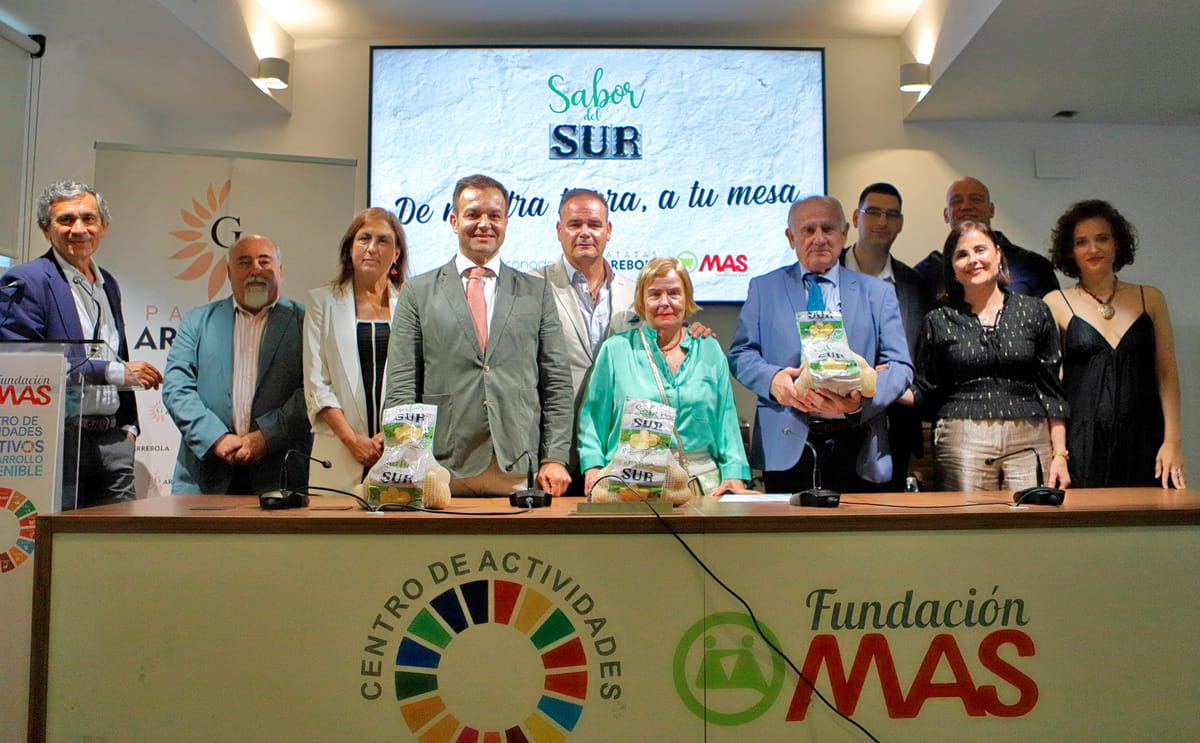 La familia de Patatas Arrebola durante la presentación de su nueva marca: Sabor del Sur. La familia de Patatas Arrebola durante la presentación de su nueva marca: Sabor del Sur.